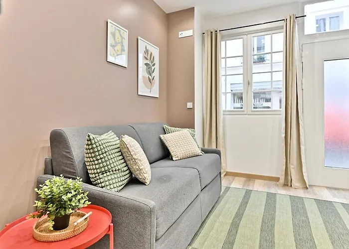 Central Equipped Apartment Paris Nation - II